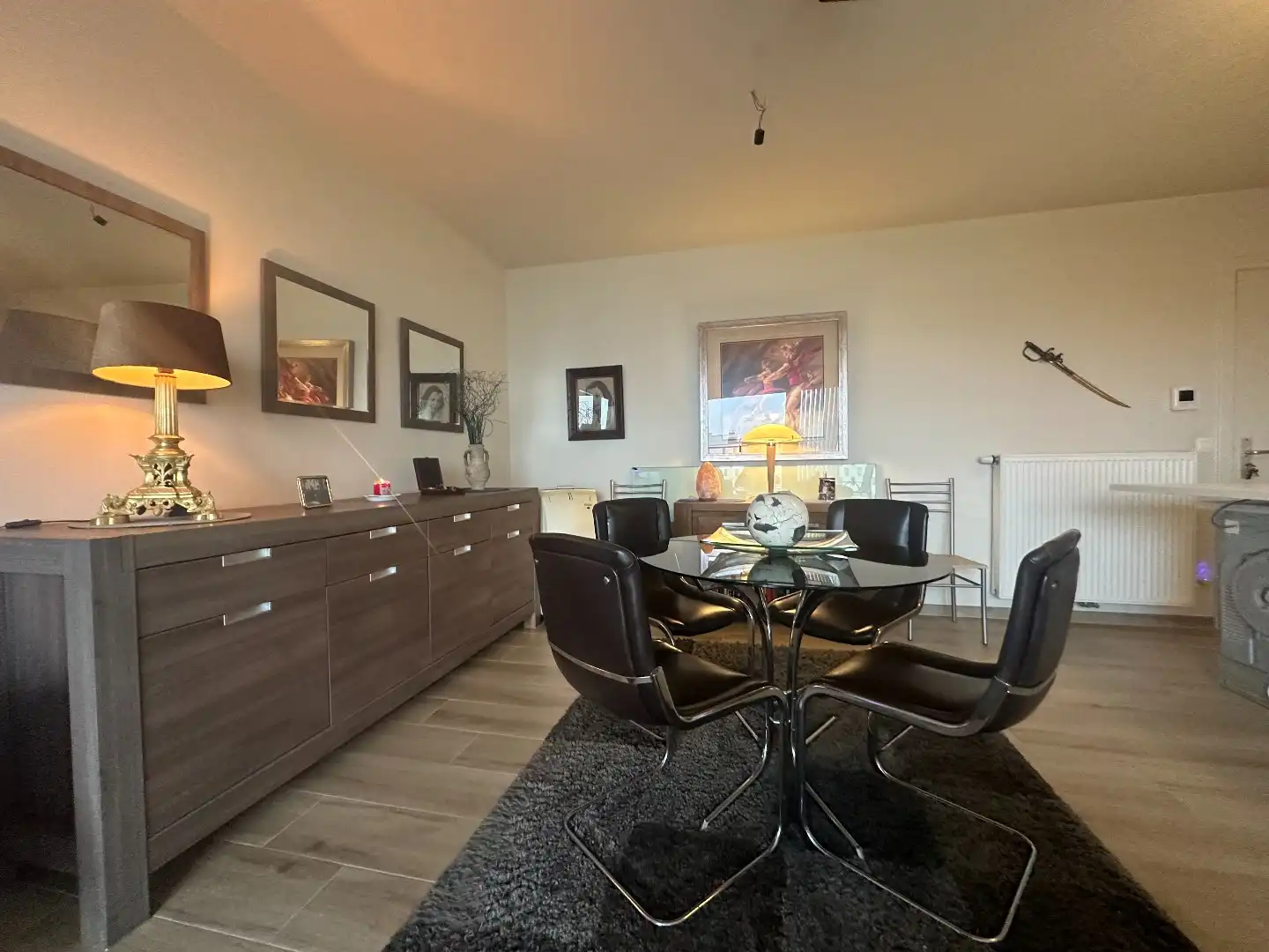 Modern 1-slpk app met terras en staanplaats foto 2