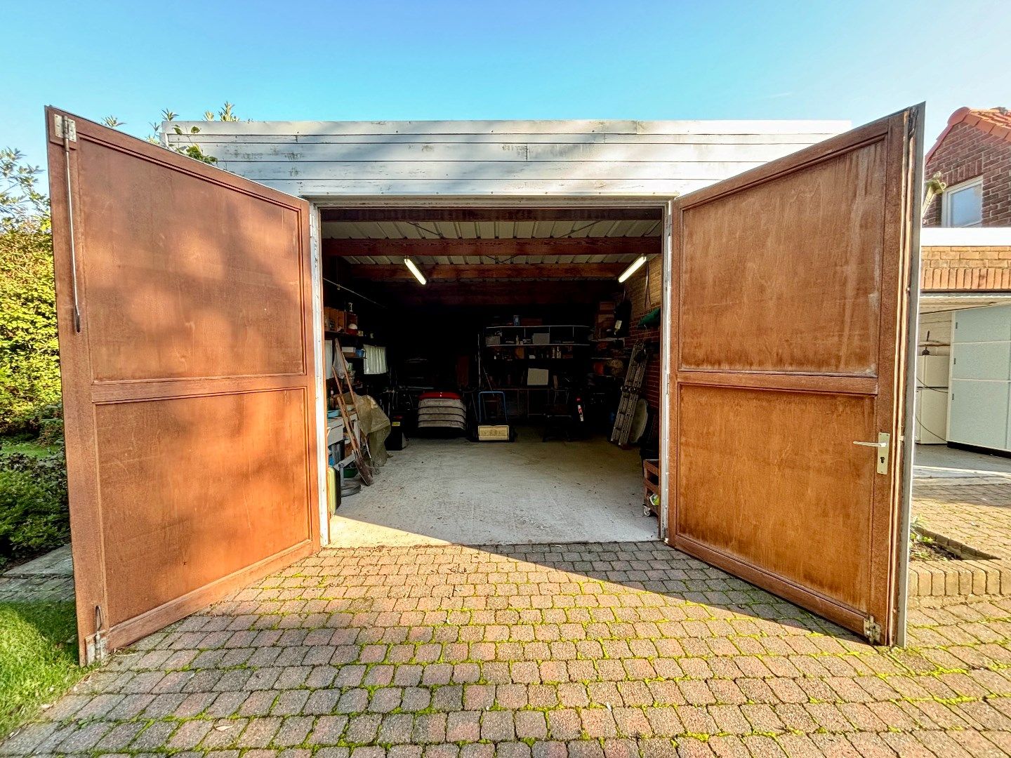 Goed onderhouden alleenstaande woning. Opp: 6800m². foto 13