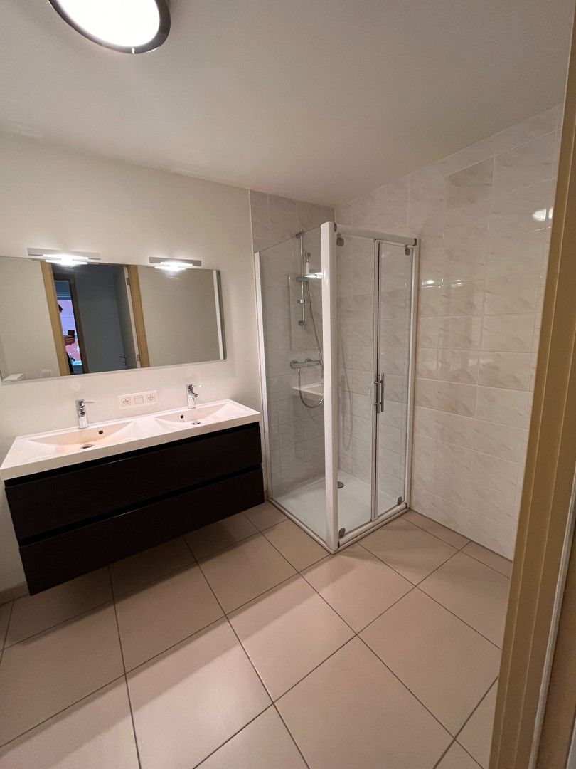 Zeer aangenaam 2-slaapkamerappartement met ruim terras en open zicht te Dok Noord foto 13