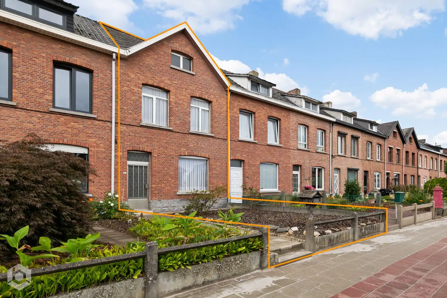 Hoofdfoto van de publicatie: Gezinswoning met 4 slaapkamers, tuin en garage in Mechelen