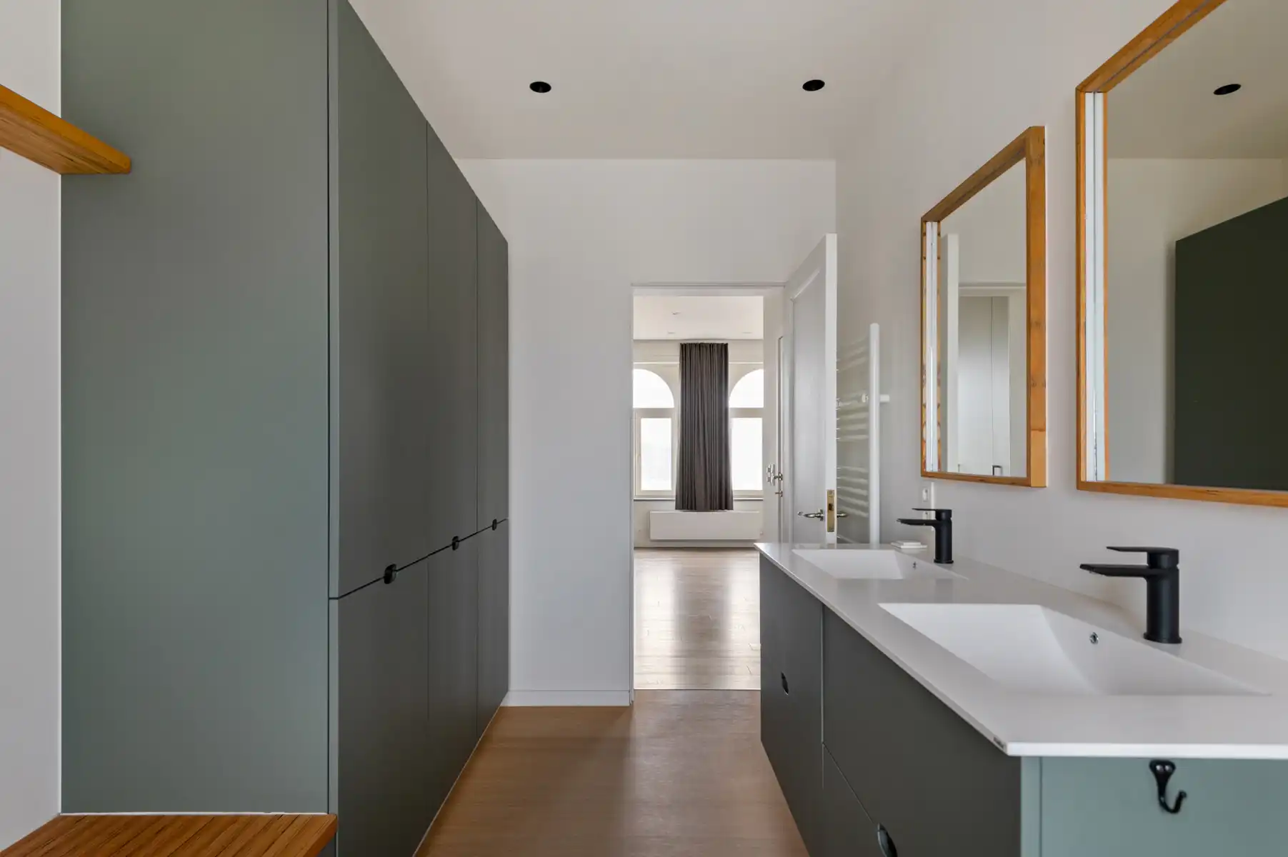 Karaktervolle herenwoning met tuin, koetshuis en veel ruimte foto 20