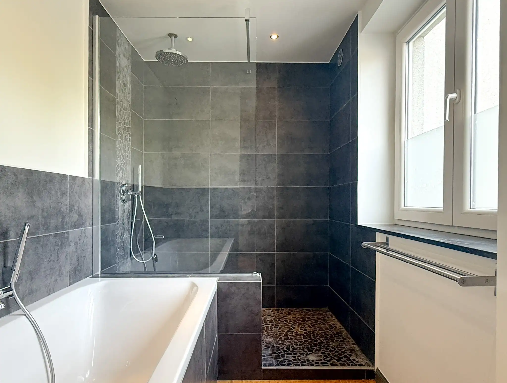 Instapklare woning met drie slaapkamers in het hartje van Bazel foto 13