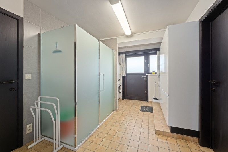 Verzorgde halfopen bebouwing met vele mogelijkheden te De Haan. foto 21