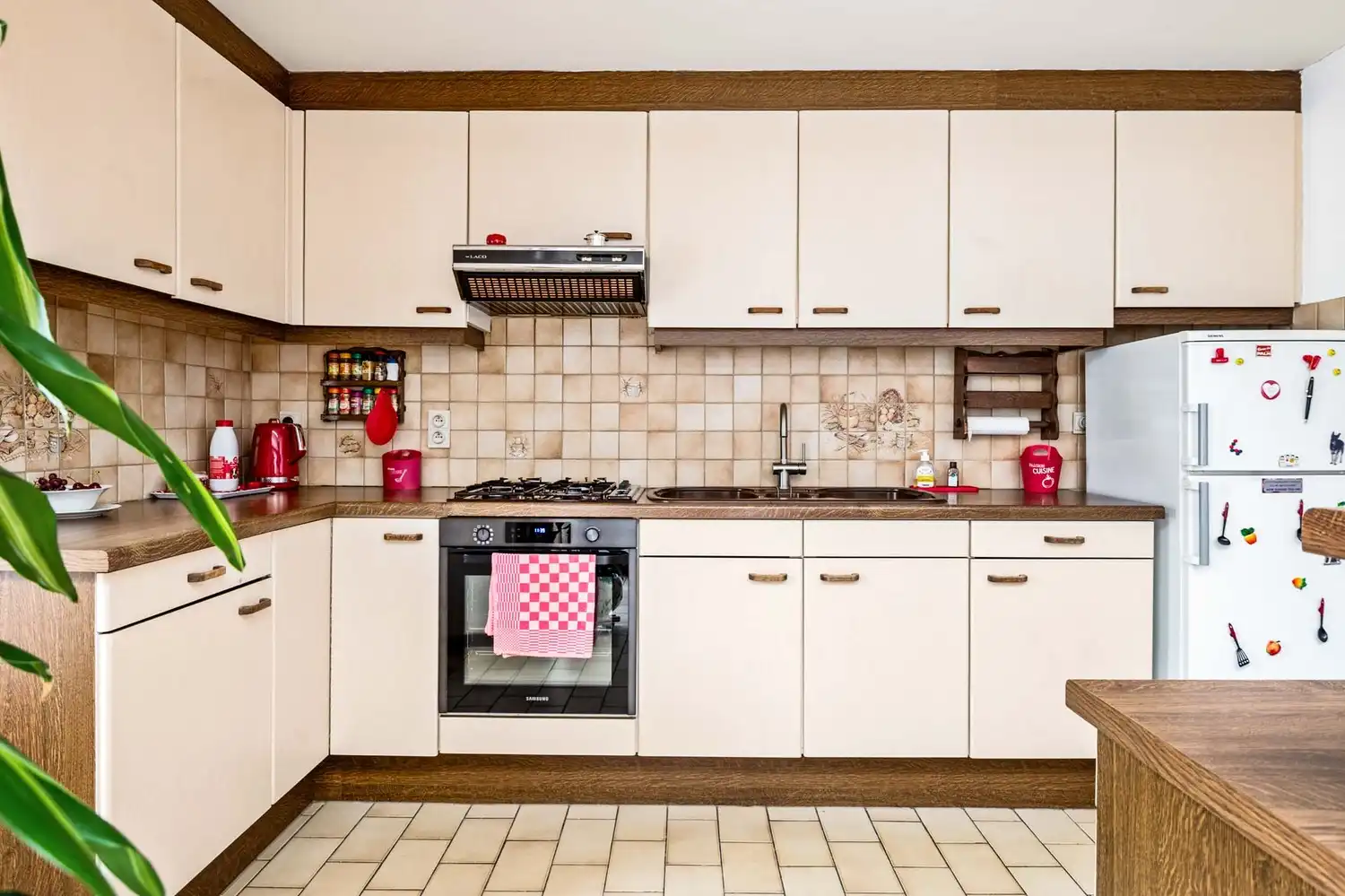 Ruime gezinswoning met 4 slaapkamers op toplocatie in Borgerhout! foto 7