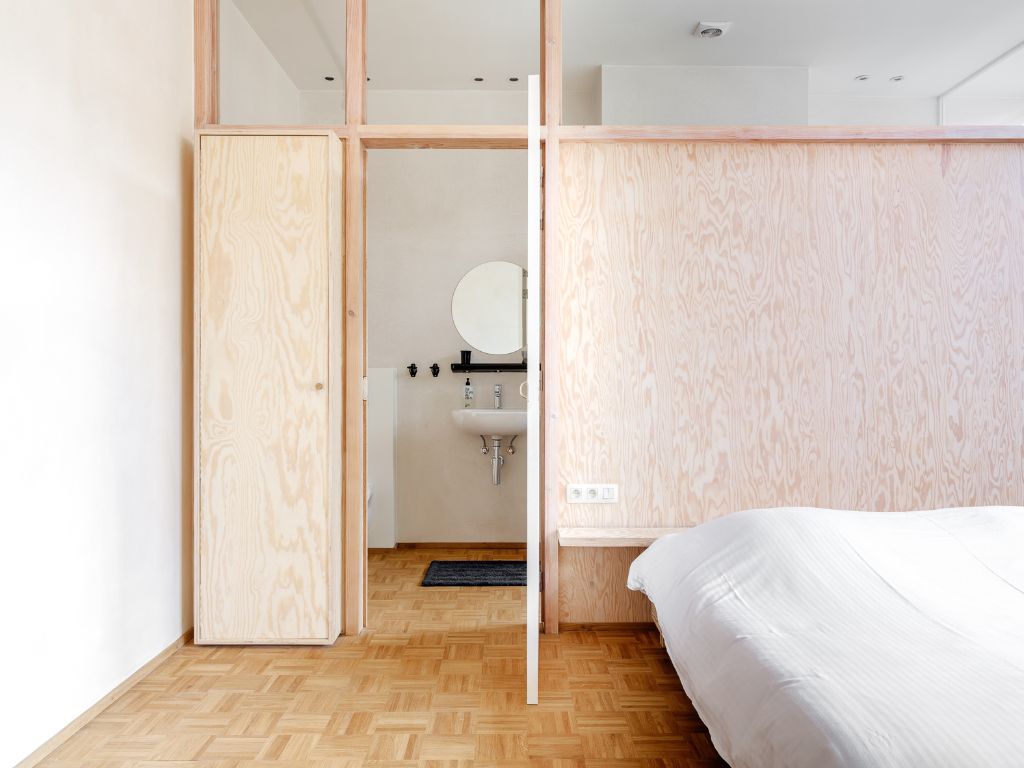 Bijzonder duplexappartement (240 m²) met vier slaapkamers, telkens met eigen sanitair en buitenruimte, gelegen in een kleinschalige residentie nabij het Zuid. foto 4