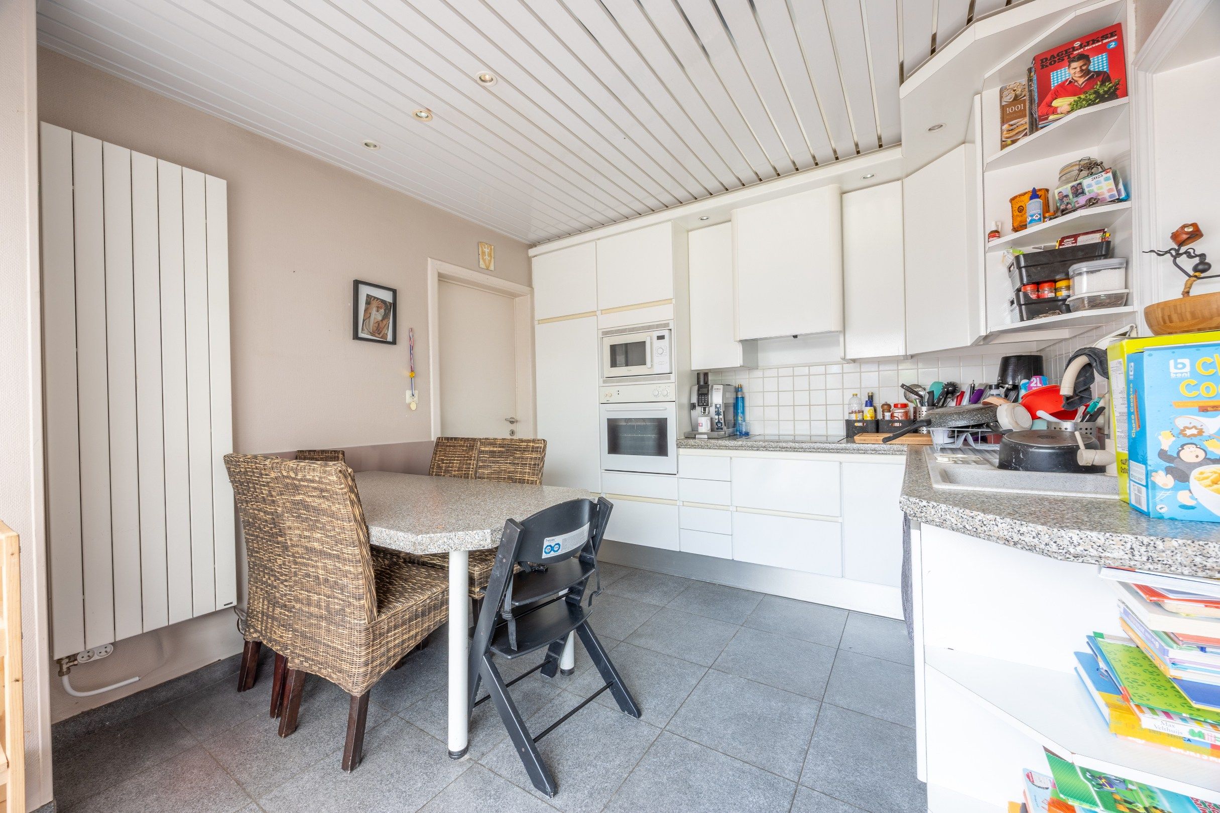 KLOEKE HALFOPEN WONING MET TUIN EN GARAGE  foto 9