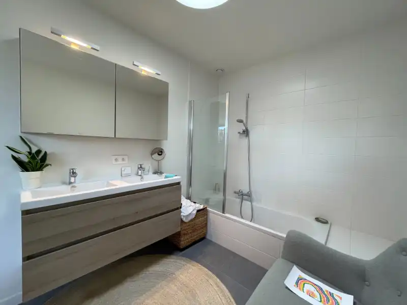 Unieke recente woning in het centrum - nabij Portus Ganda foto 13