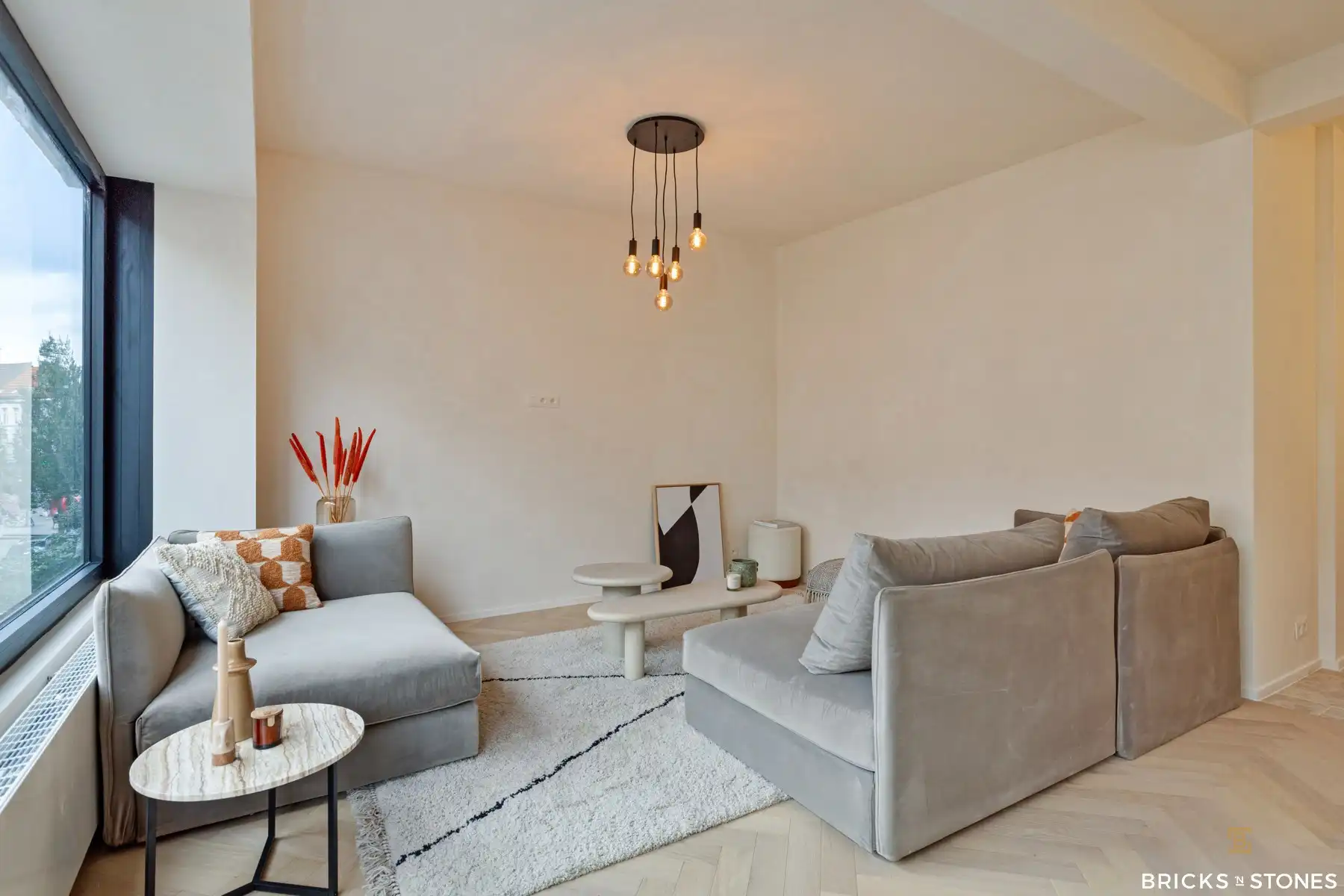 Trendy 2 slaapkamer appartement met terras foto 6