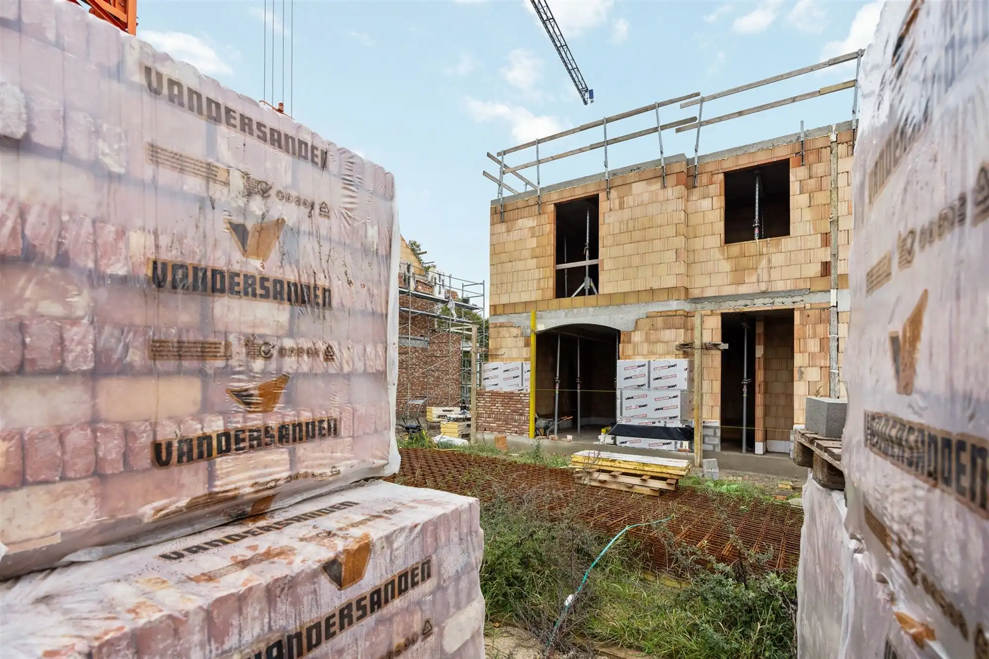 NIEUWBOUWWONING MET 3 SLAAPKAMERS UITERST CENTRAAL DOCH RUSTIG GELEGEN TE ZONHOVEN foto 2