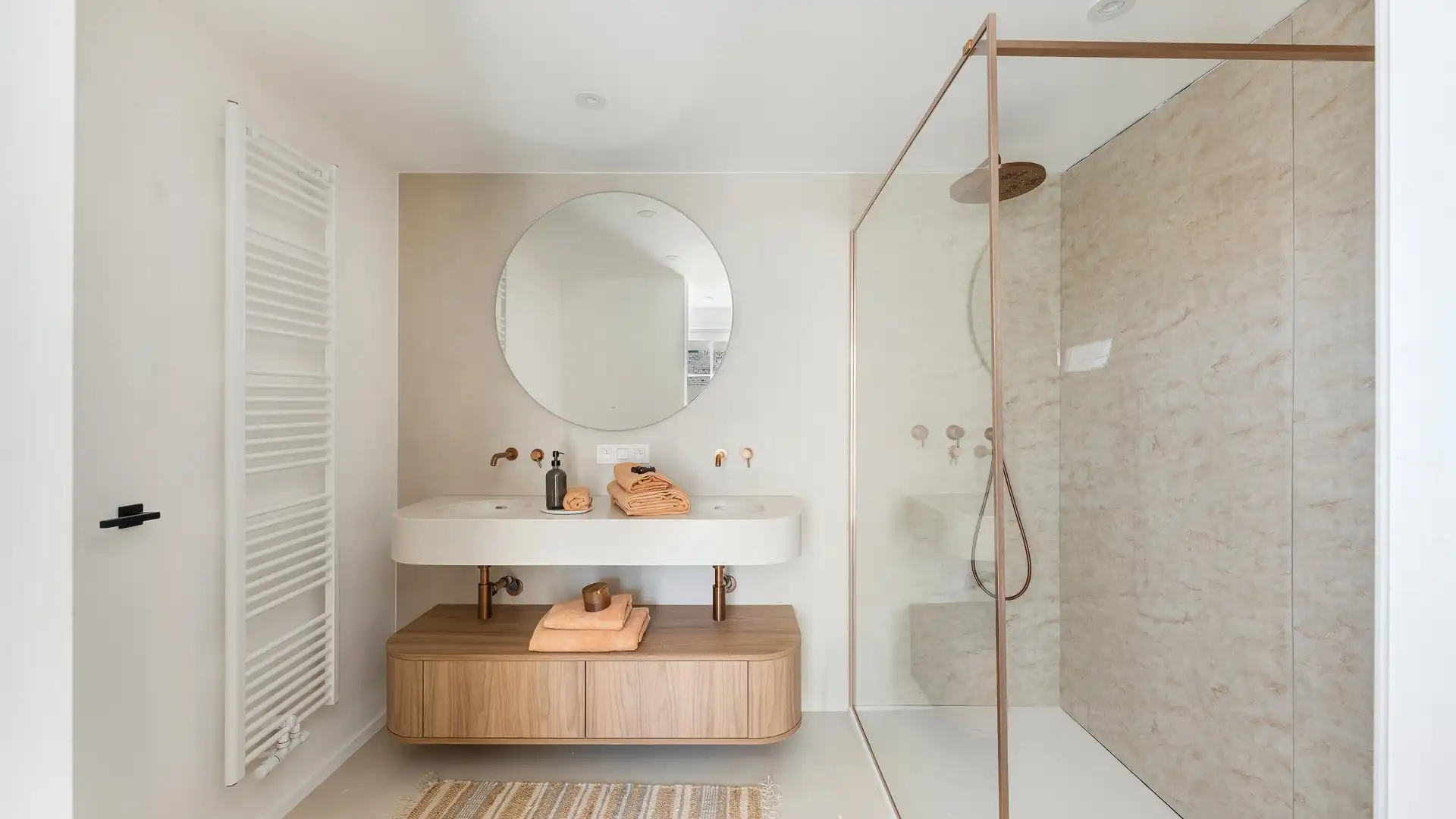 Exclusief gerenoveerde villa op een absolute toplocatie foto 33