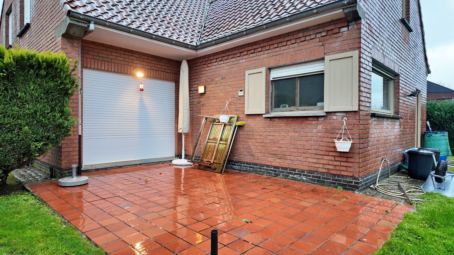 Ruime gezinswoning met grote tuin te huur in Zomergem! foto 9