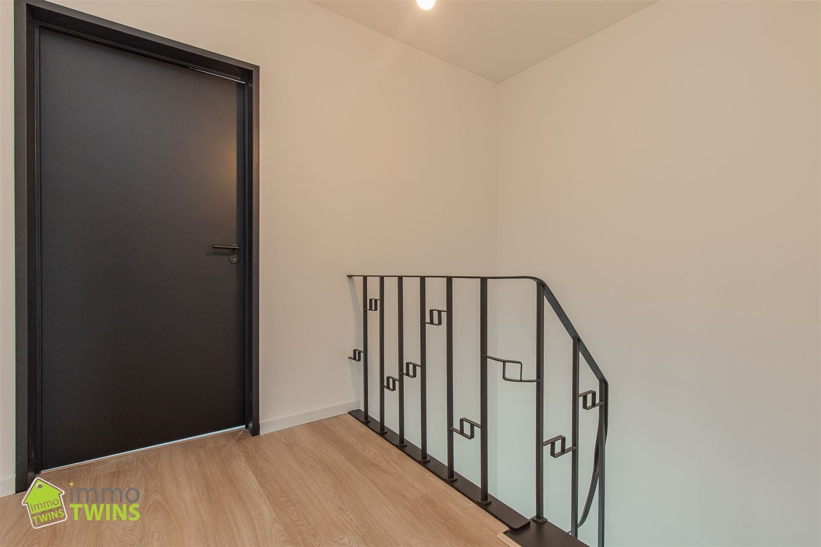 Ruime gerenoveerde bel-etagewoning te Oudegem foto 24