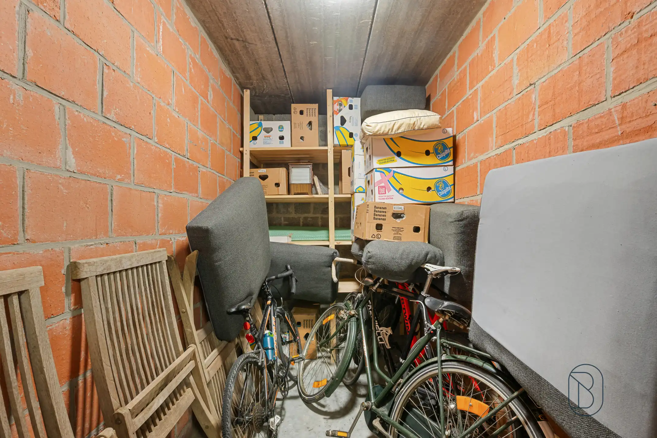 Instapklaar gerenoveerd appartement met garage foto 14