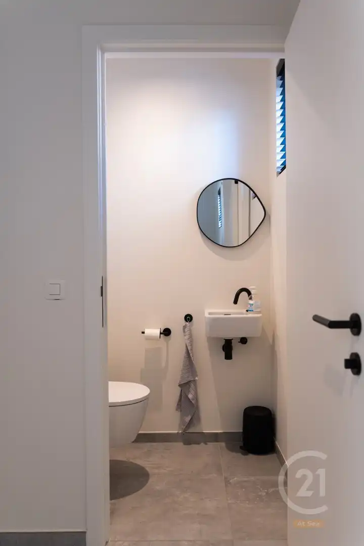 Moderne Woning met 4 Slaapkamers en Inpandige Garage in Lombardsijde foto 20