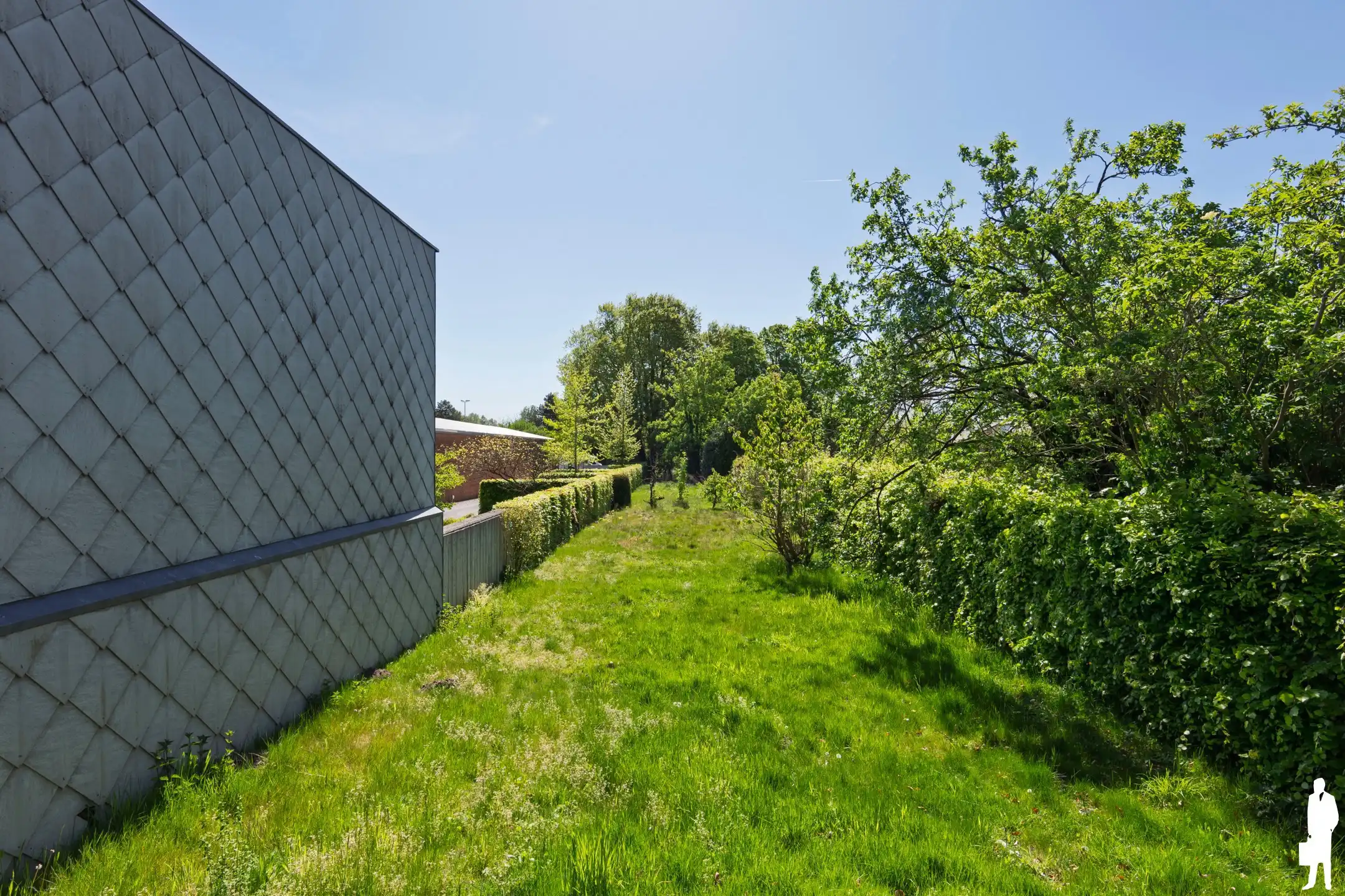Commercieel gelijkvloers met ruime woning en tuin - 4 slpks. foto 29