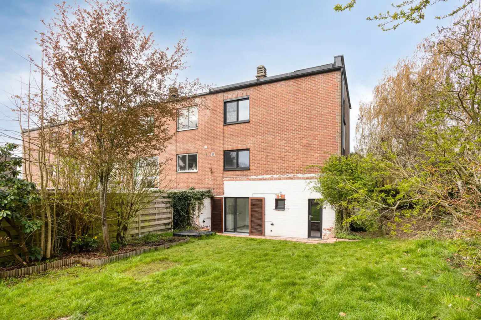 Volledig gerenoveerde driegevel bel-etage in rustige wijjk foto 23