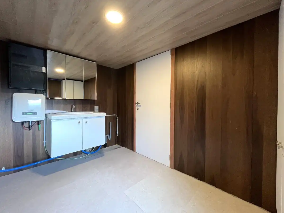 Zonnebeke – Volledig gerenoveerde woning met tuin foto 9