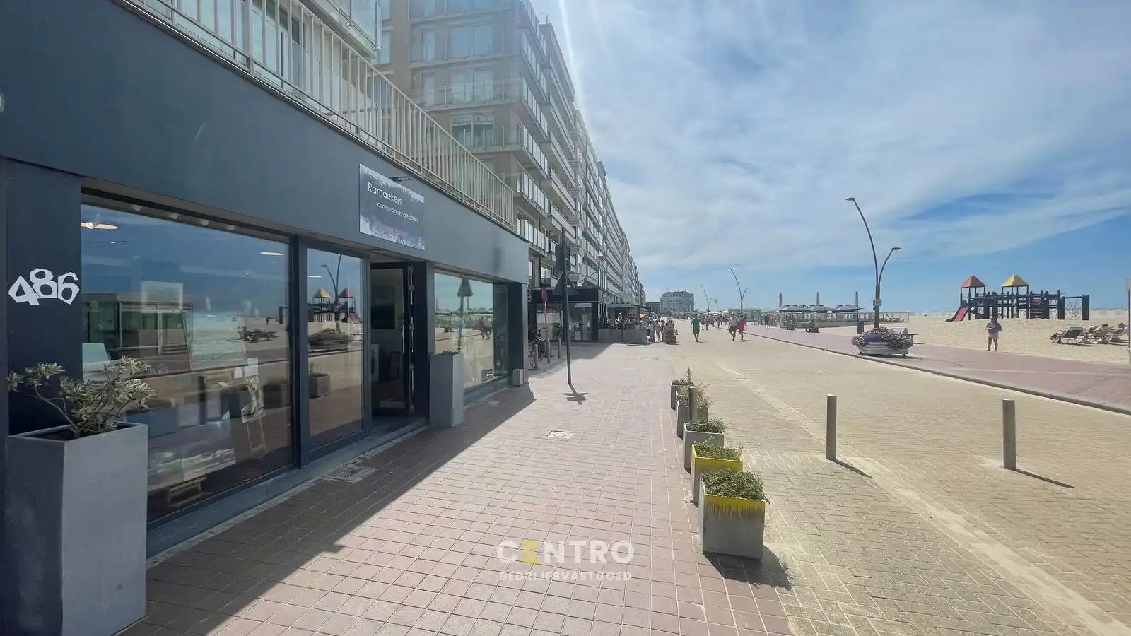 Exclusieve WINKELRUIMTE met kelder op de ZEEDIJK van Koksijde foto 8