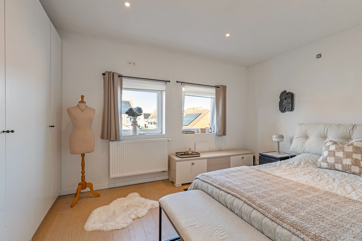 AANTREKKELIJKE woning in het hartje van Dudzele met 3 slaapkamers en tuintje foto 11
