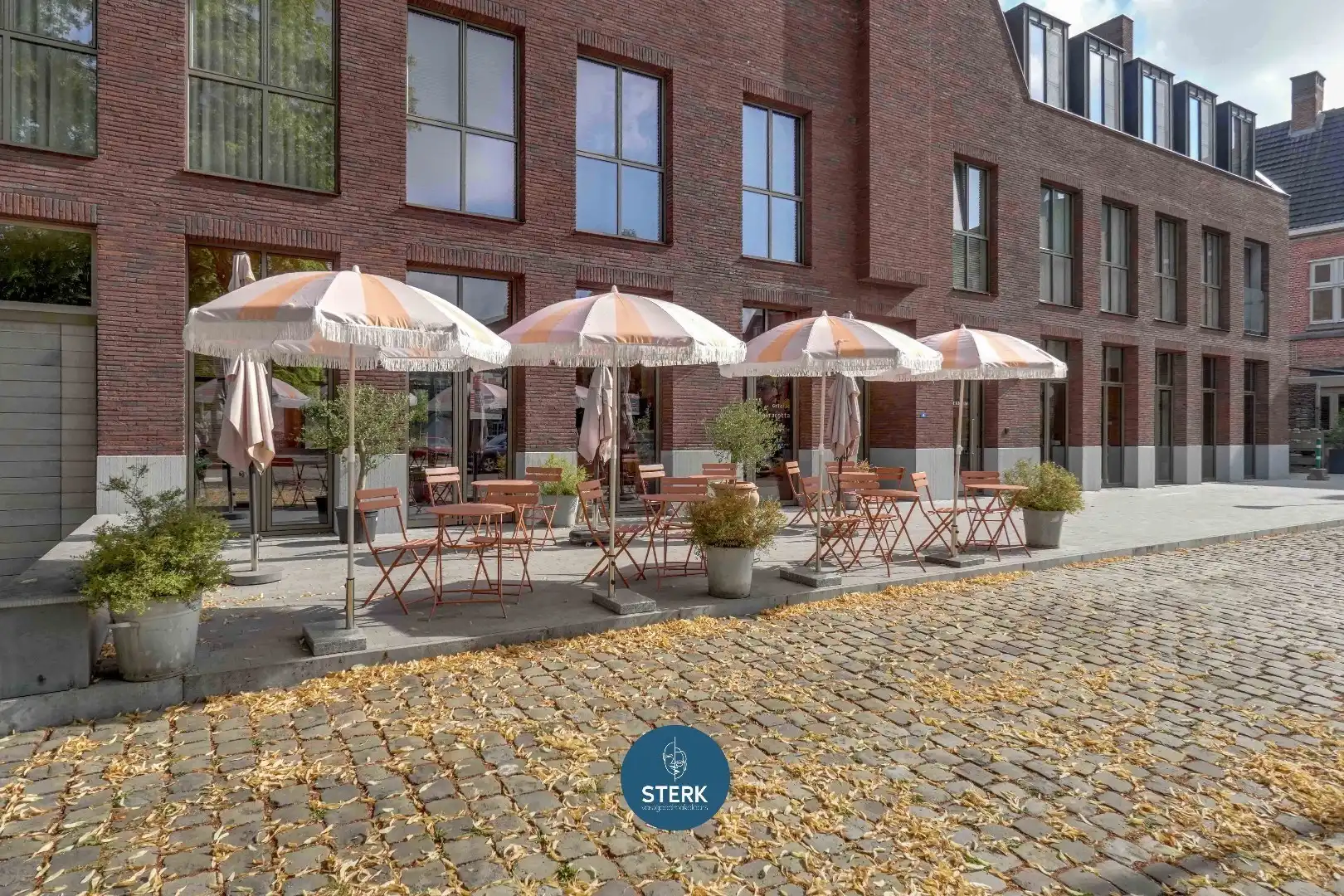 UNIEK HANDELSPAND GELEGEN OP EEN GUNSTIGE LOCATIE TE OUD-REKEM !  foto 17