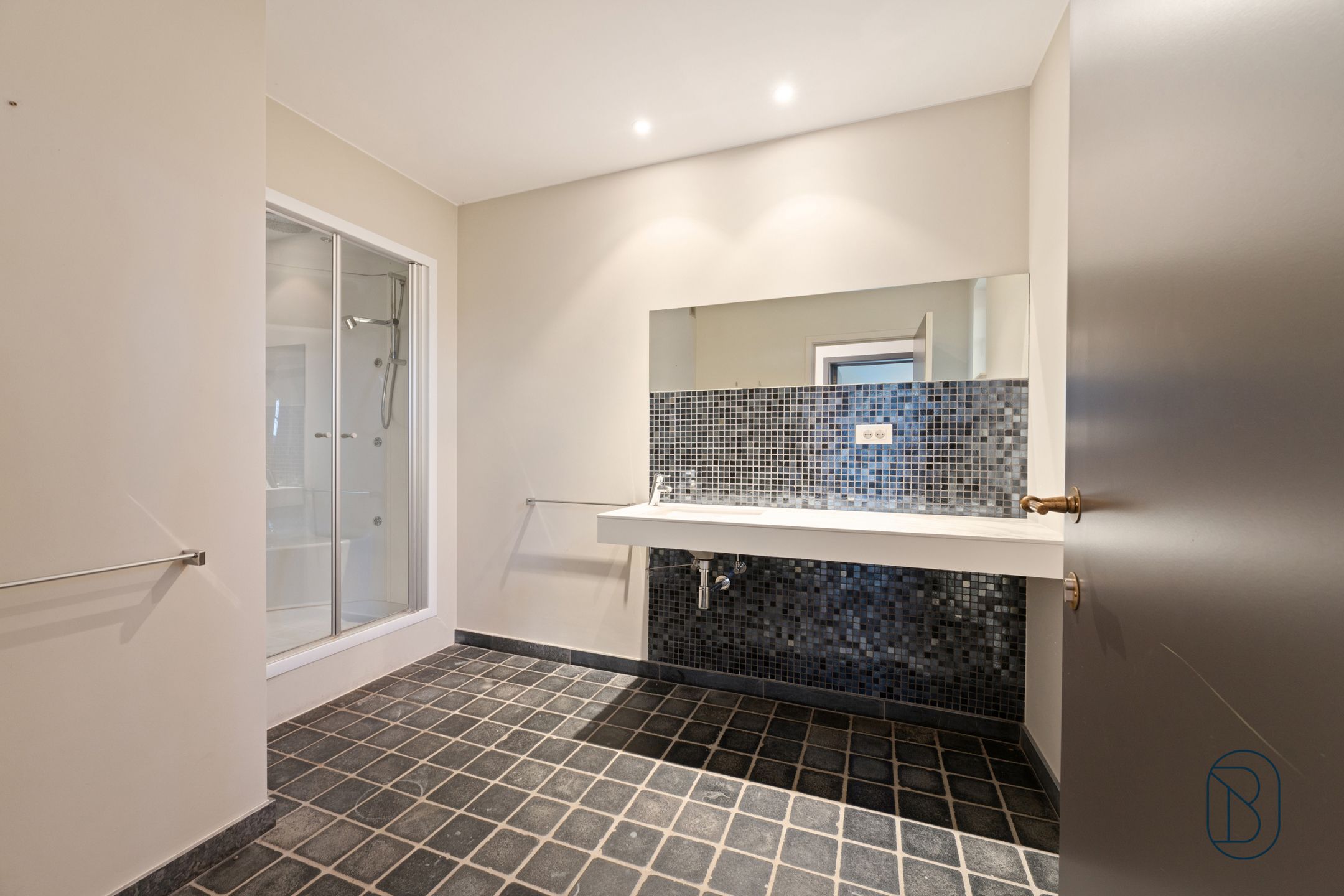 Prachtige hoevewoning met loods en bouwgrond op 2,7 hectare foto 21