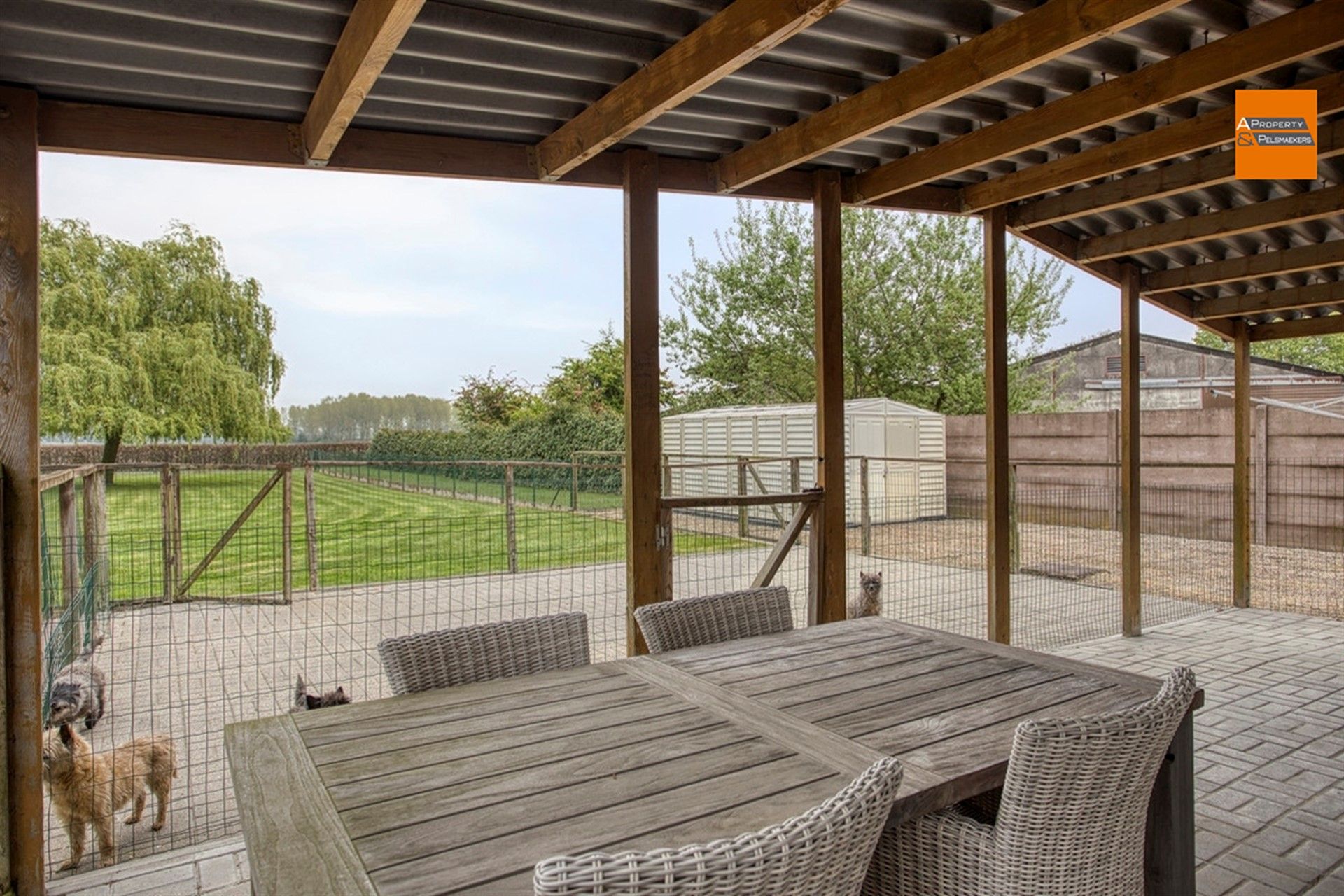 Gerenoveerde woning met ruime tuin foto 28