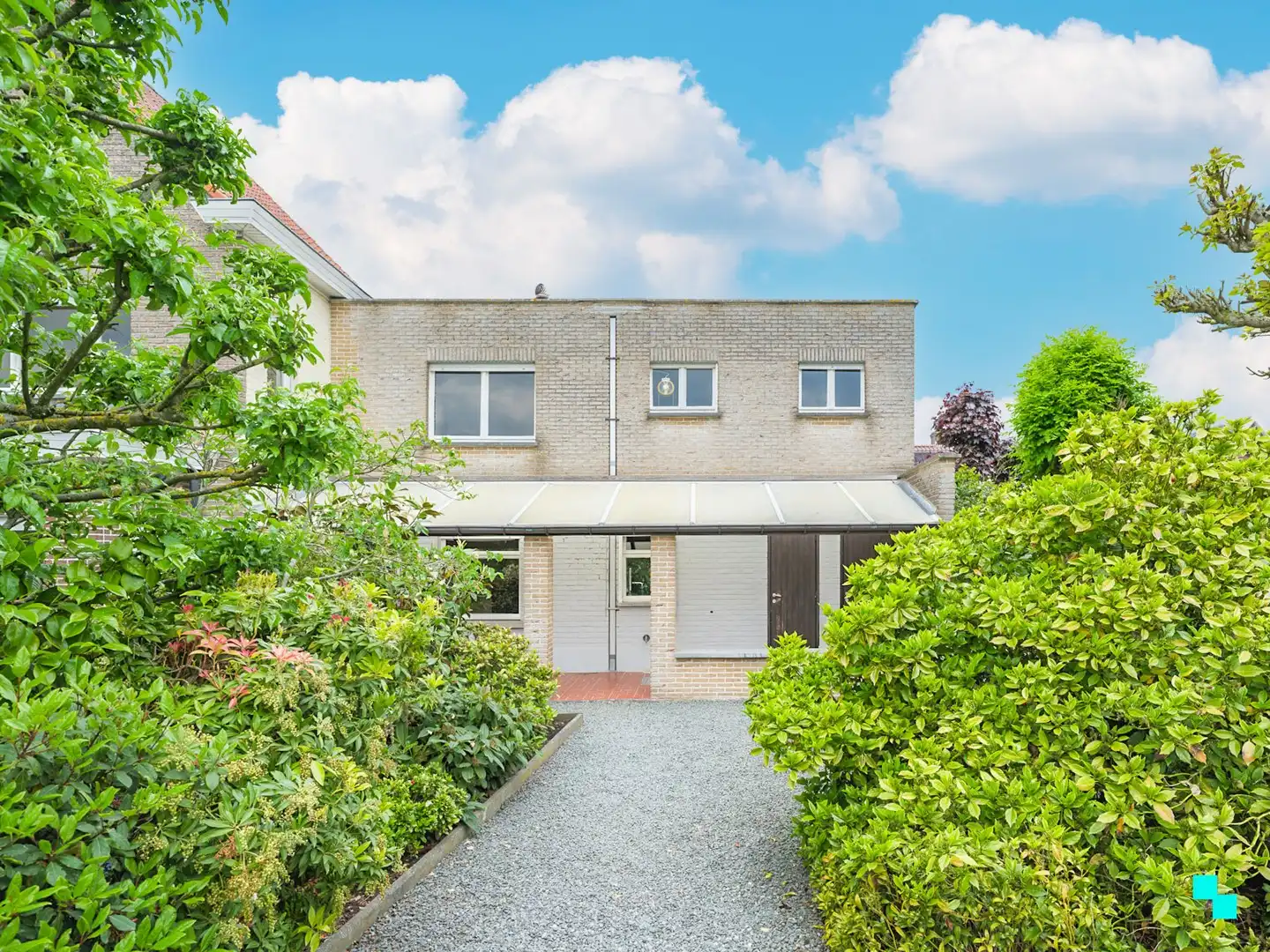 Ruime, te renoveren woning in het mooie Asper foto 24