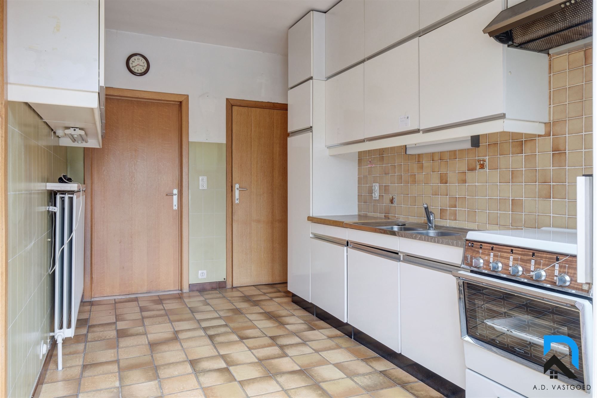 Halfopen bebouwing met tuin op toplocatie foto 12
