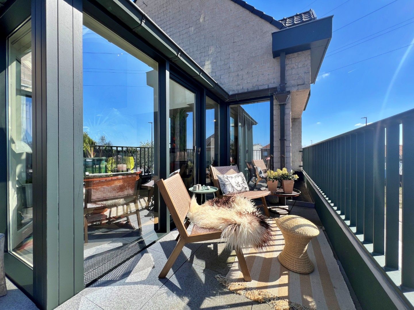 Ruim en lichtrijk 2 slaapkamer appartement te Belzele met garage foto 9