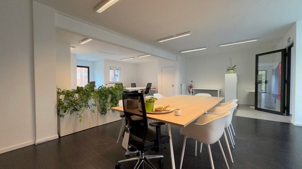 Mooi ingerichte kantoorruimte te huur in Wilrijk foto 10