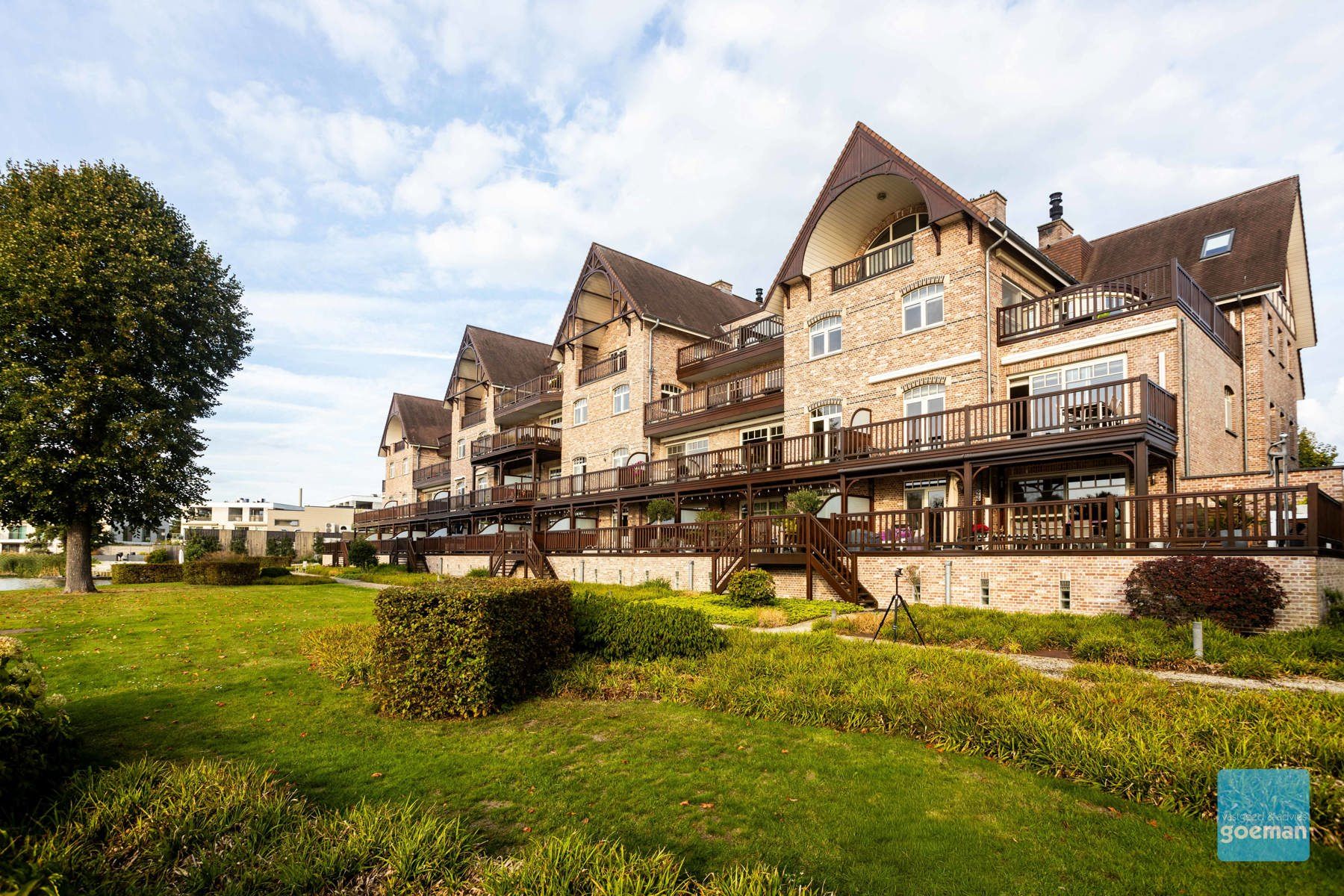 TE KOOP IN BERLARE: Luxueus appartement met adembenemend zicht op het Donkmeer – Berlare foto 3