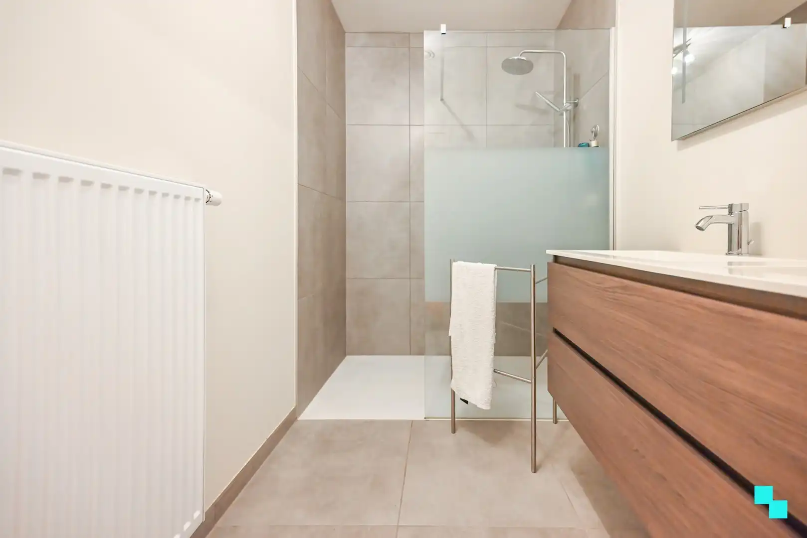 Nieuwbouw tweeslaapkamerappartement met garagebox in centrum Lendelede foto 18
