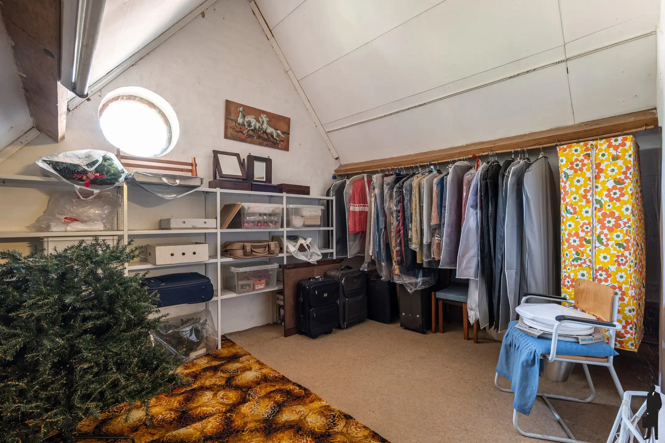 Te renoveren woning met 6 slpk. op 2.581 m² foto 23
