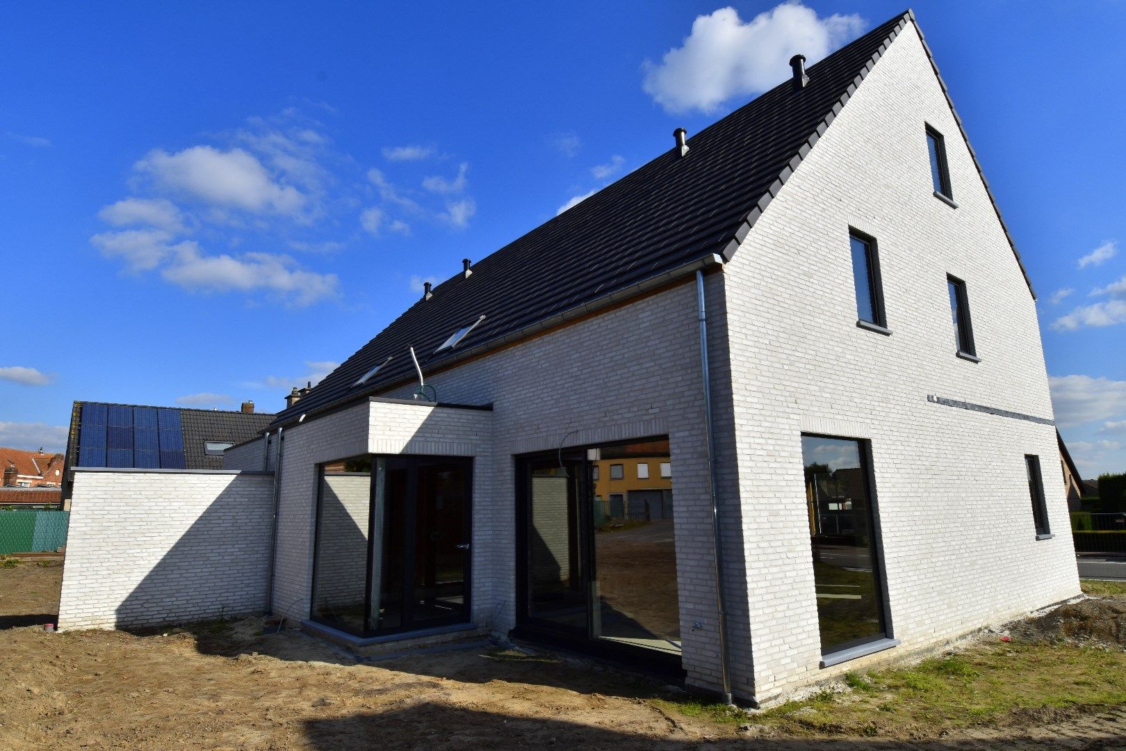 Nieuwbouwwoning met 3 slaapkamers vlakbij centrum Meulebeke foto 3