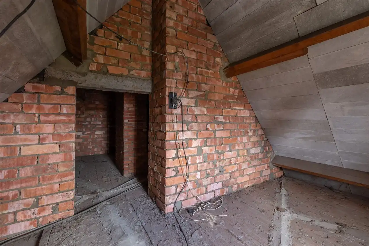 Vlakbij ingang merodebossen, soldie woning met potentieel foto 27