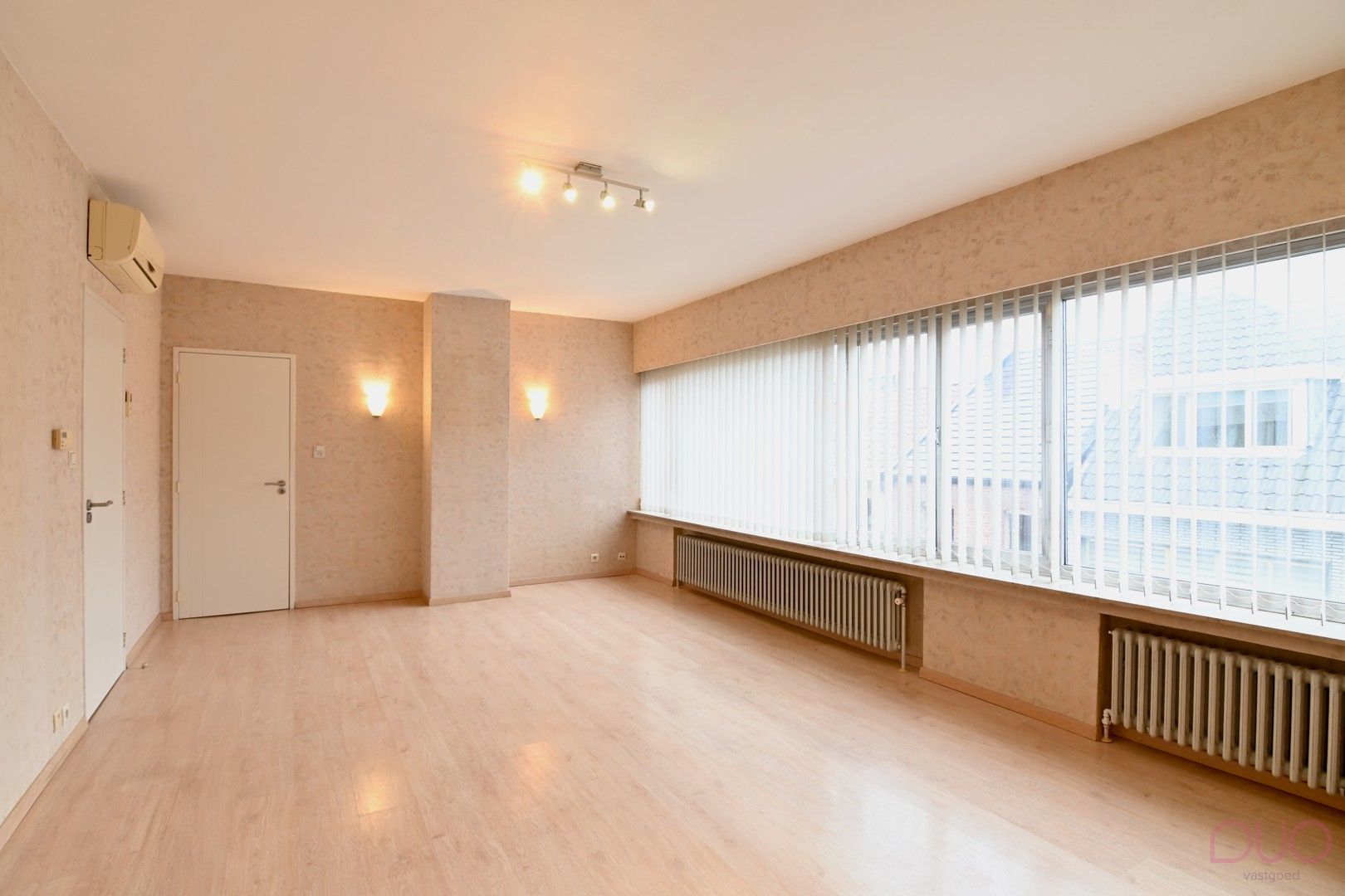 Instapklaar appartement met terras in hartje Sint-Truiden foto 3