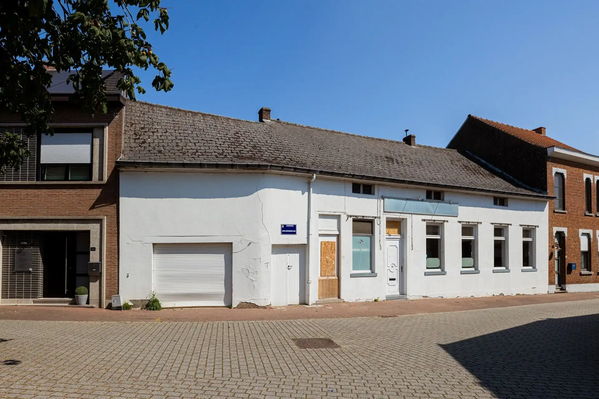 Totaal te renoveren (handels)huis foto 2