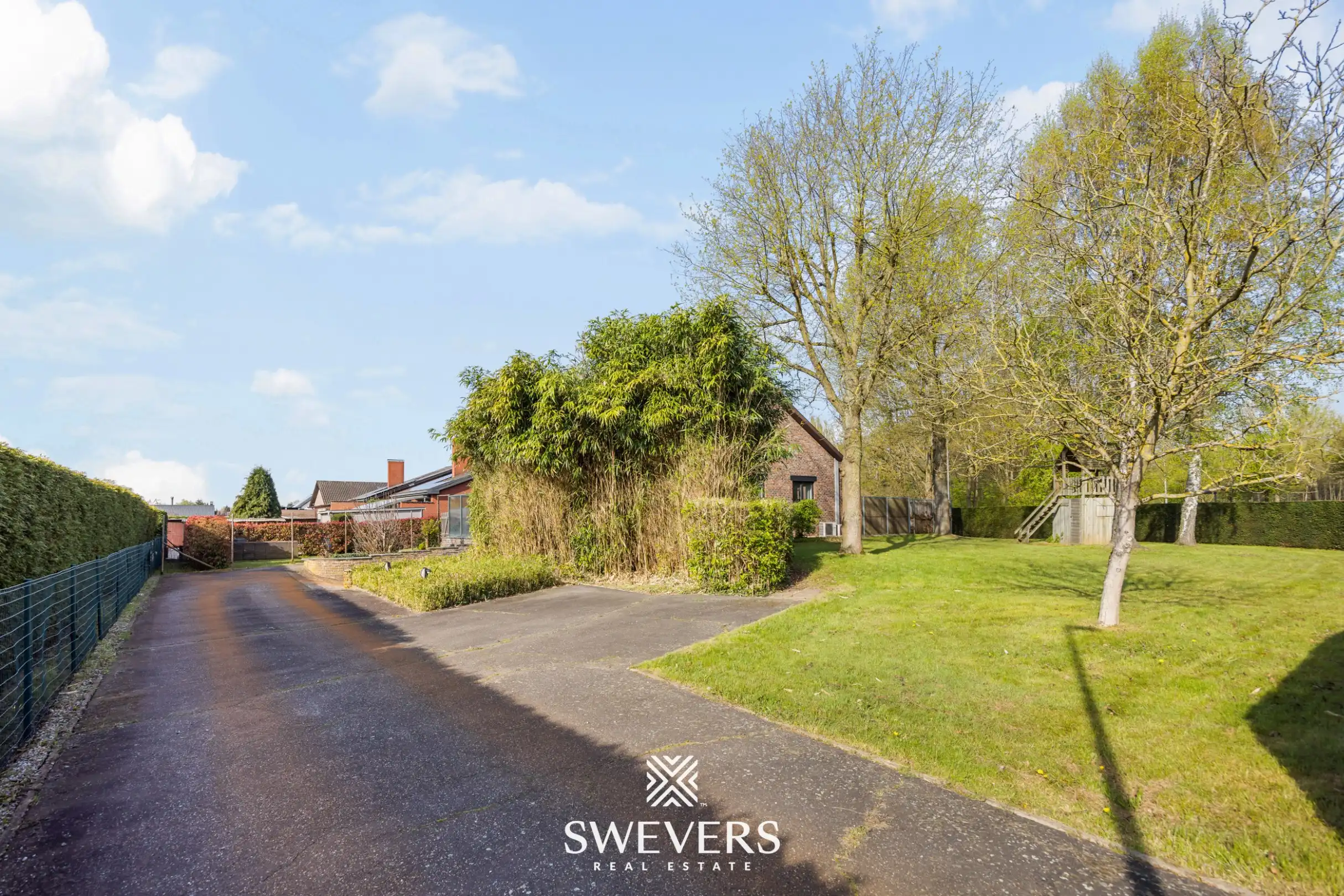 Ruime open bebouwing met 5 slaapkamers en grote tuin in Diepenbeek foto 32