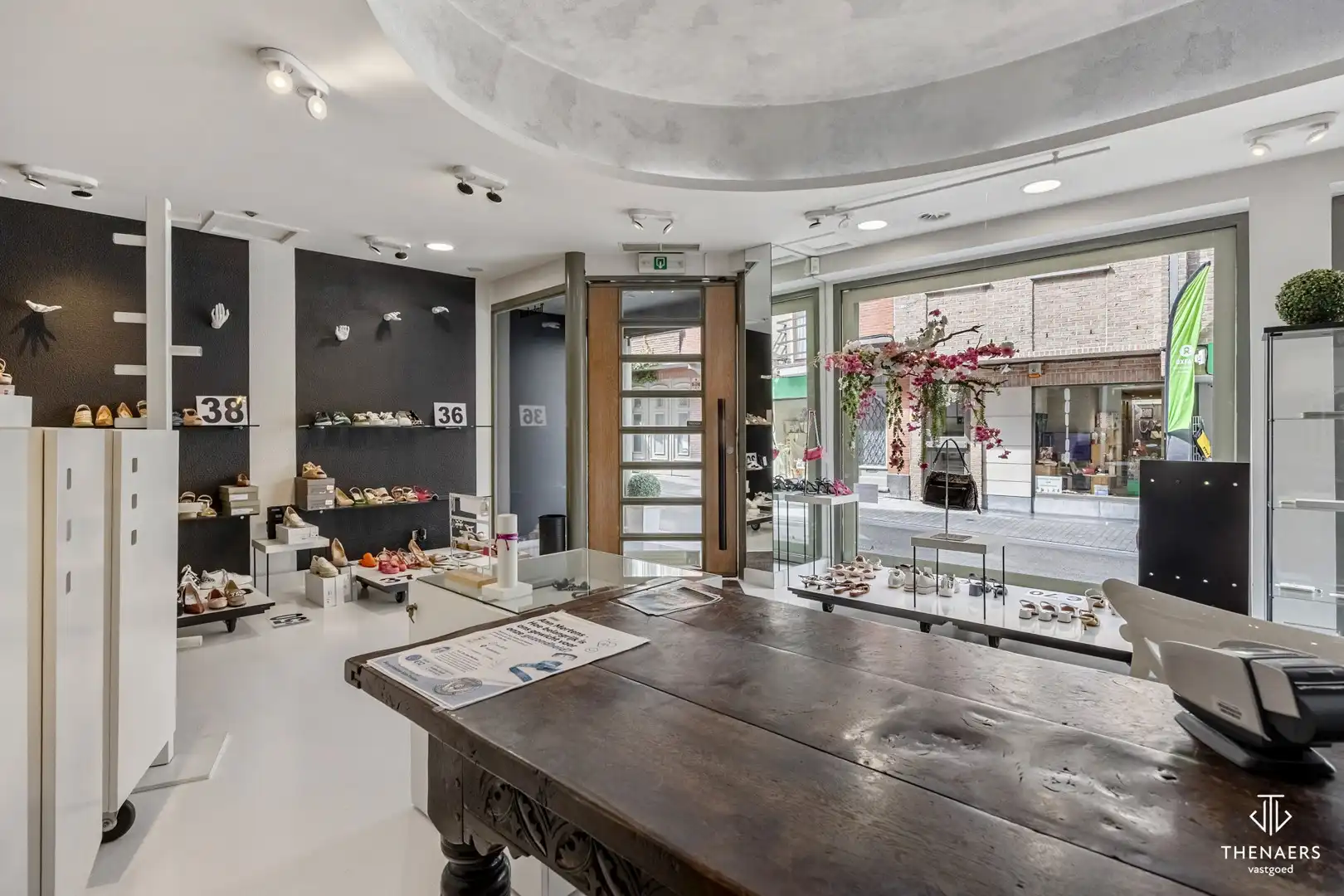 Veelzijdig handelspand van 149 m² in het commerciële hart van Sint-Truiden. foto 8
