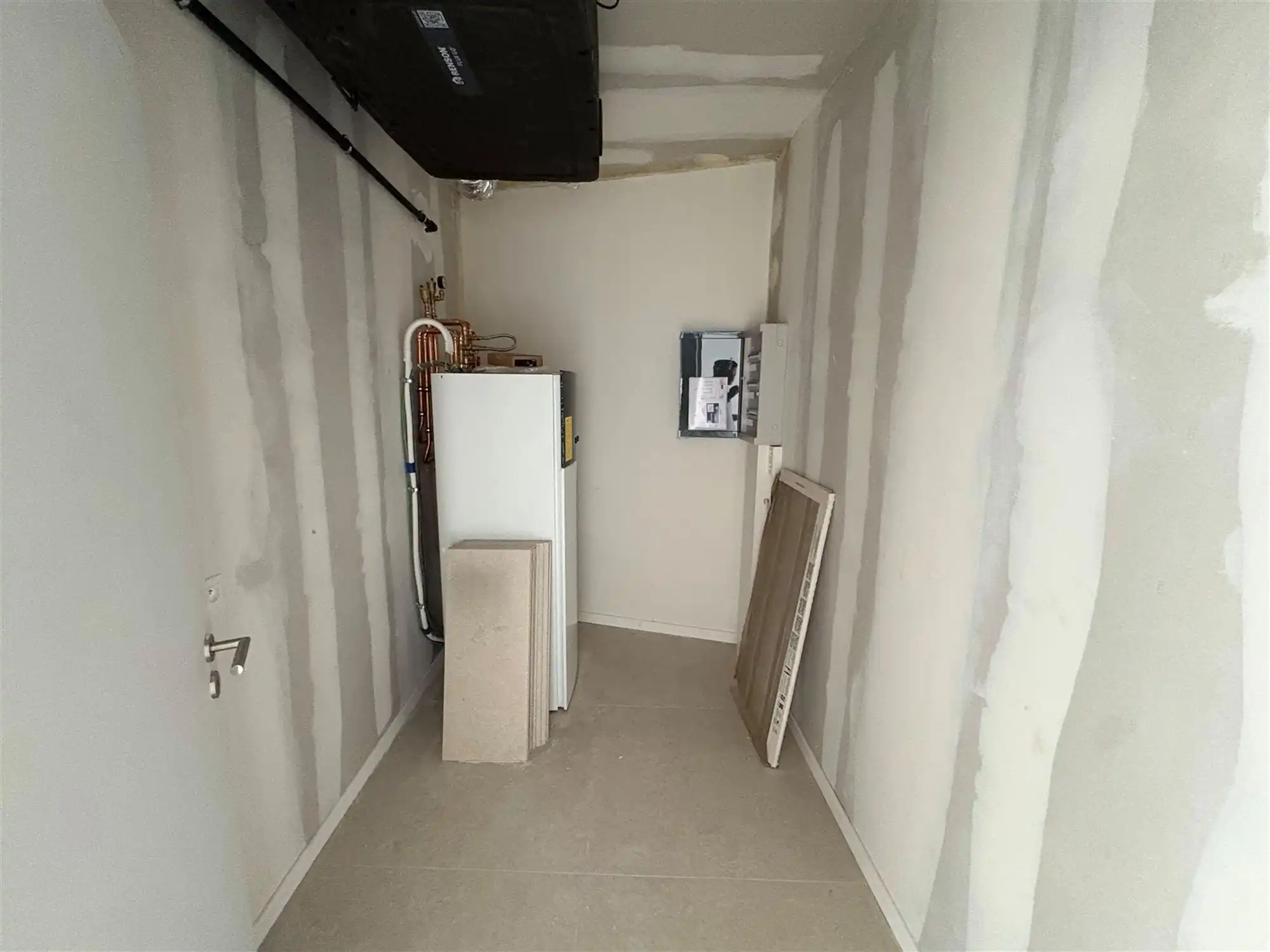 Nieuwbouwappartement met 1 slaapkamer en grote tuin. foto 18