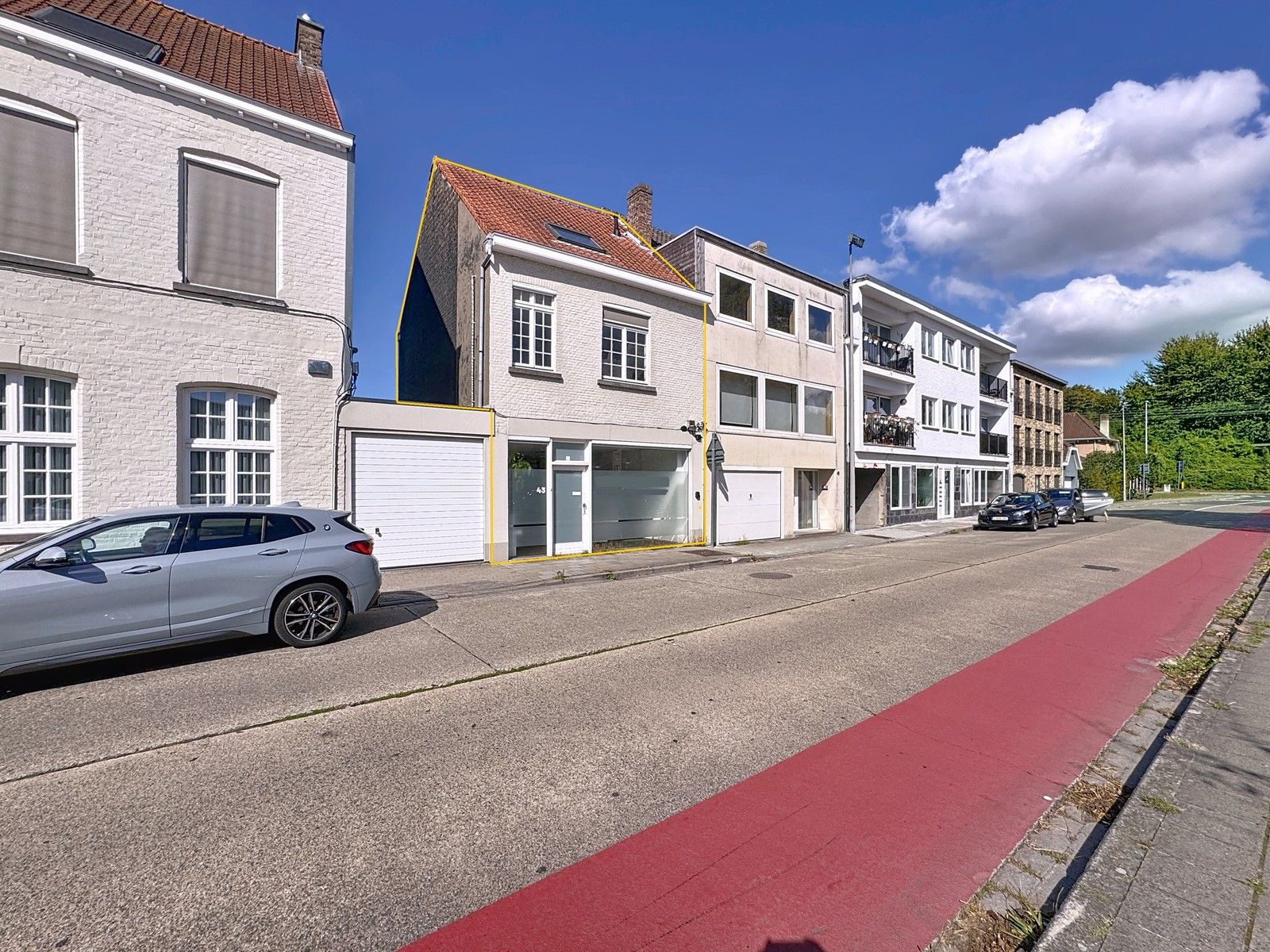 TOPLOCATIE: Lichtrijk en instapklare KANTOORGEBOUW (13 werkplaatsen) met ruime (198 P) parkeergelegenheid voor de deur! Vlakbij het station van Brugge. foto 19