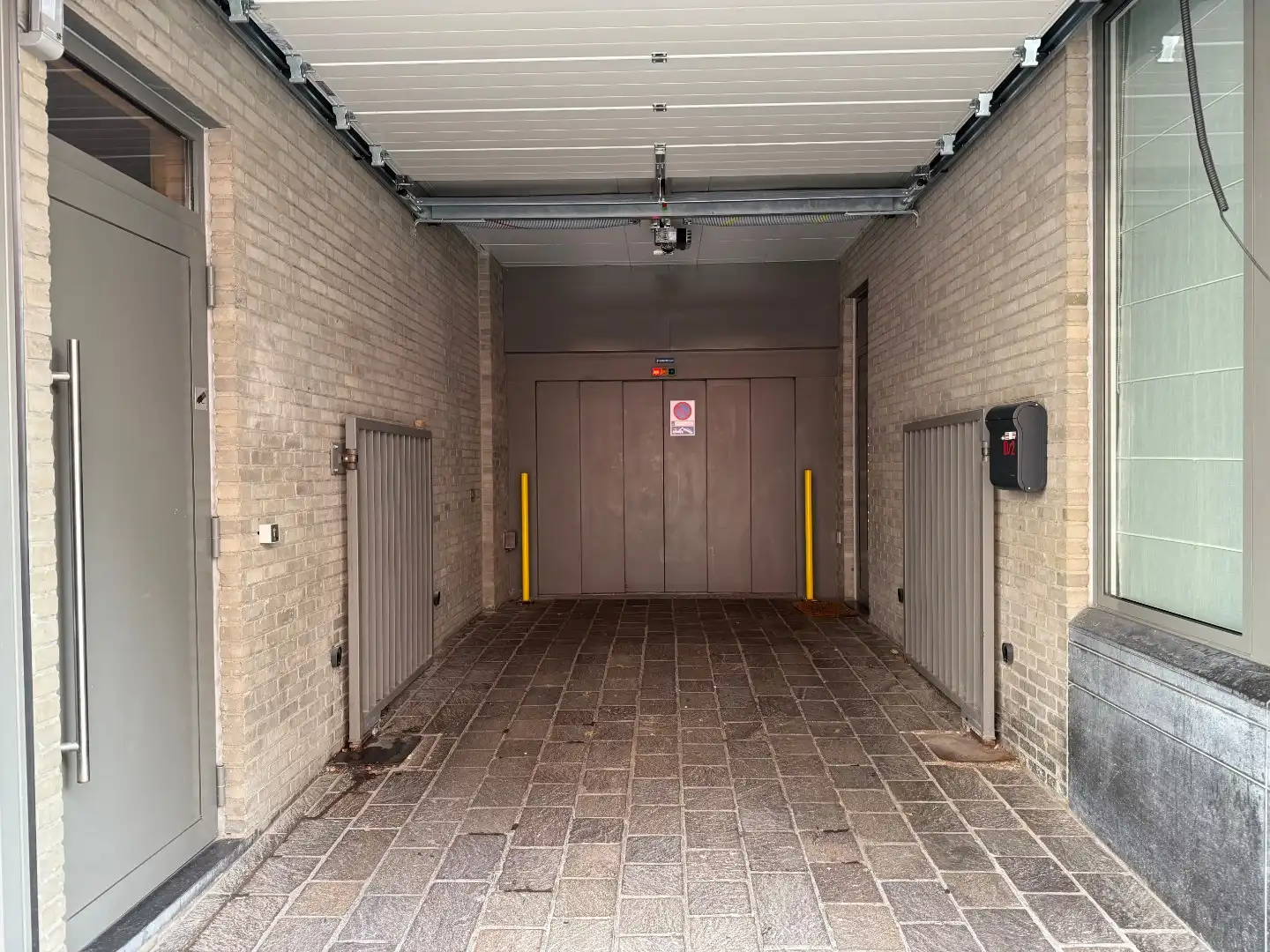 Dubbele garage in Brugge centrum! foto 3