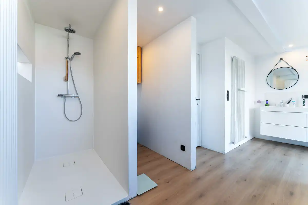 Ruime gerenoveerde woning met 4 slaapkamers in het centrum foto 15