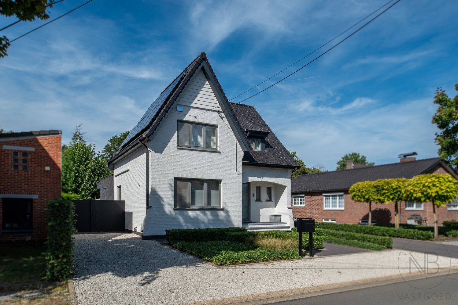 Instapklare woning met 3 slaapkamers en studio foto {{pictureIndex}}