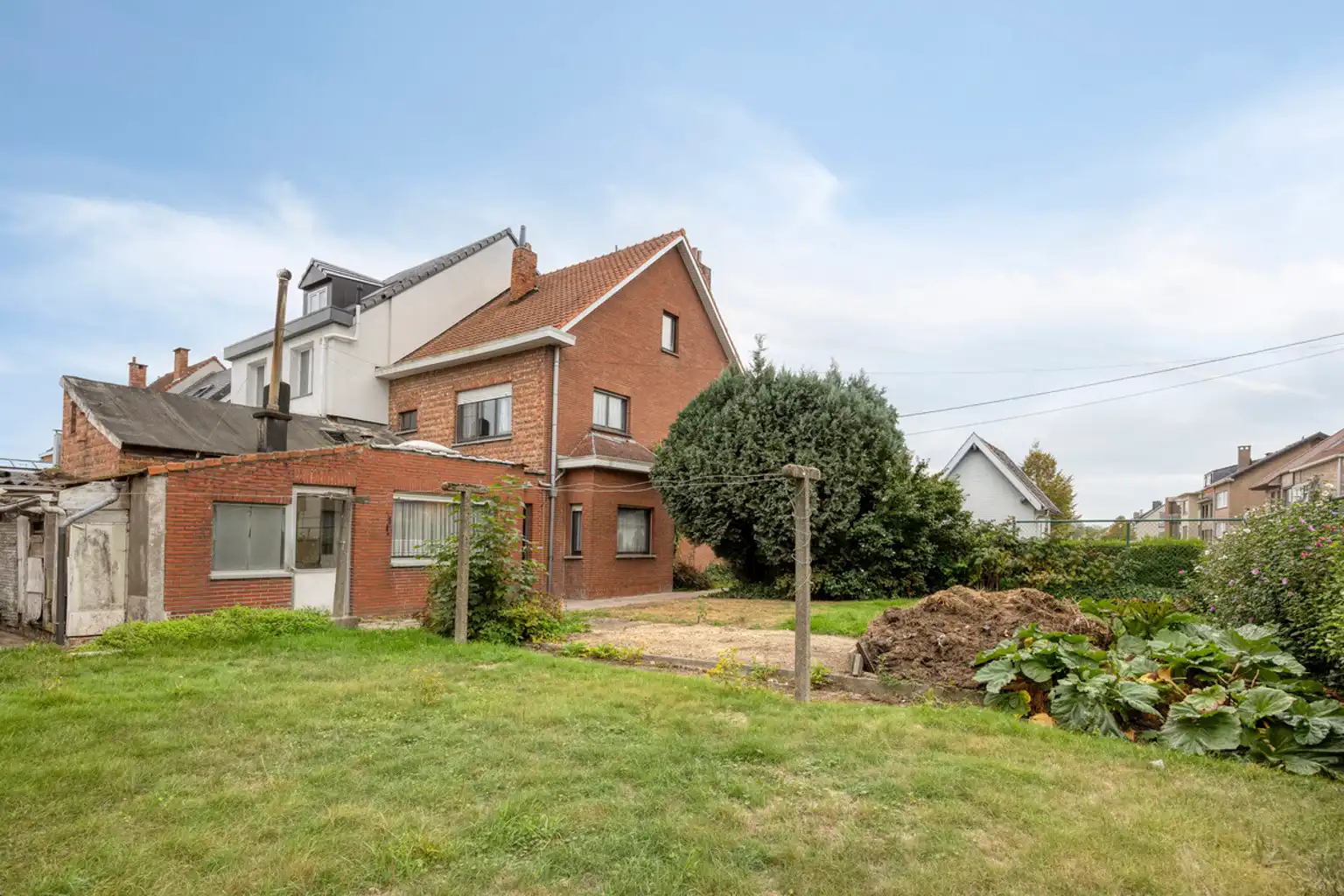 Ruime 3-gevelwoning met 3 slaapkamers en tuin foto 28