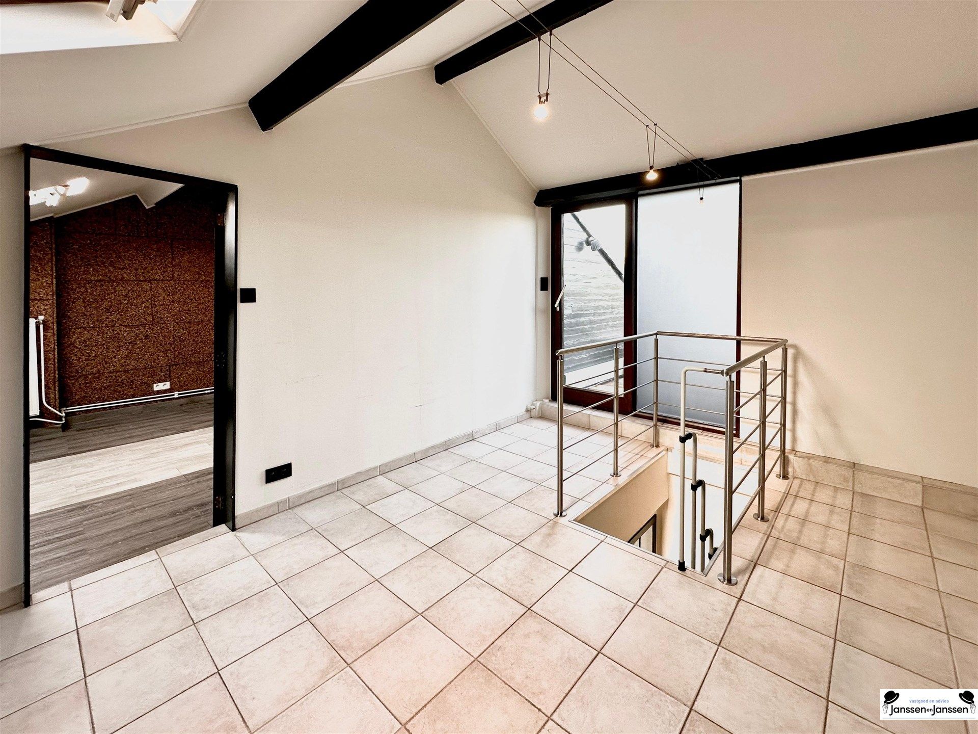 Duplex Appartement (108m²) met 3 tot 4 Slaapkamers, Garagebox en Terras (30m²) in Schoten foto 11