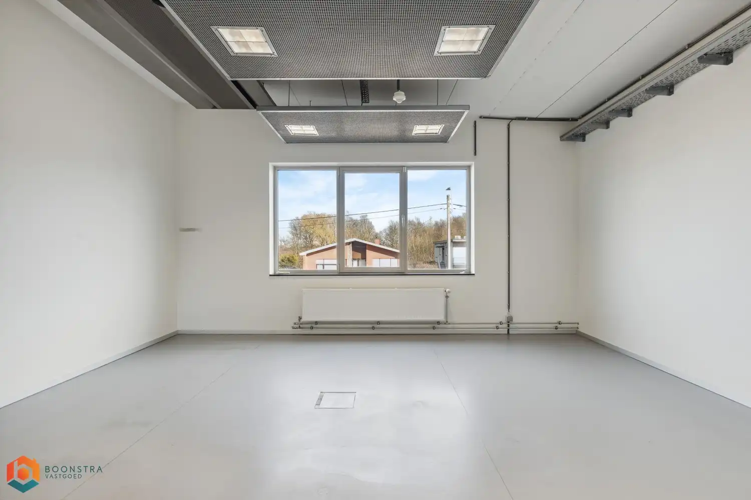 Veelzijdig kantoorgebouw met ruime parking op 2433 m² foto 28