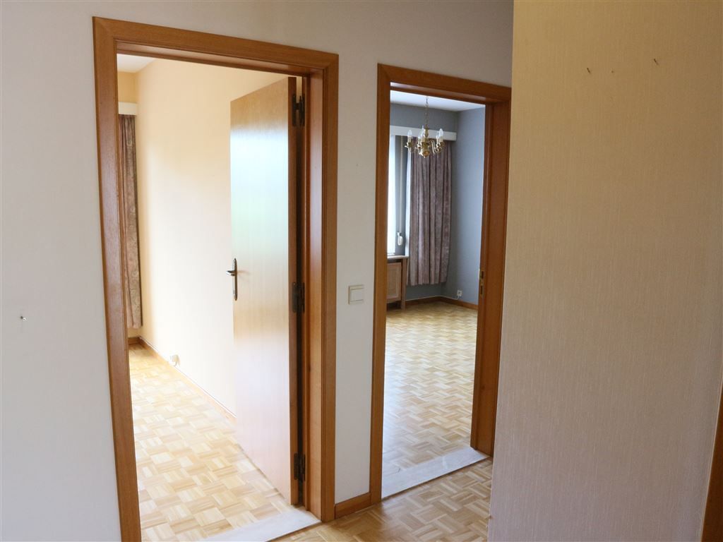 Ruim appartement op 1e verdieping met lift foto 8