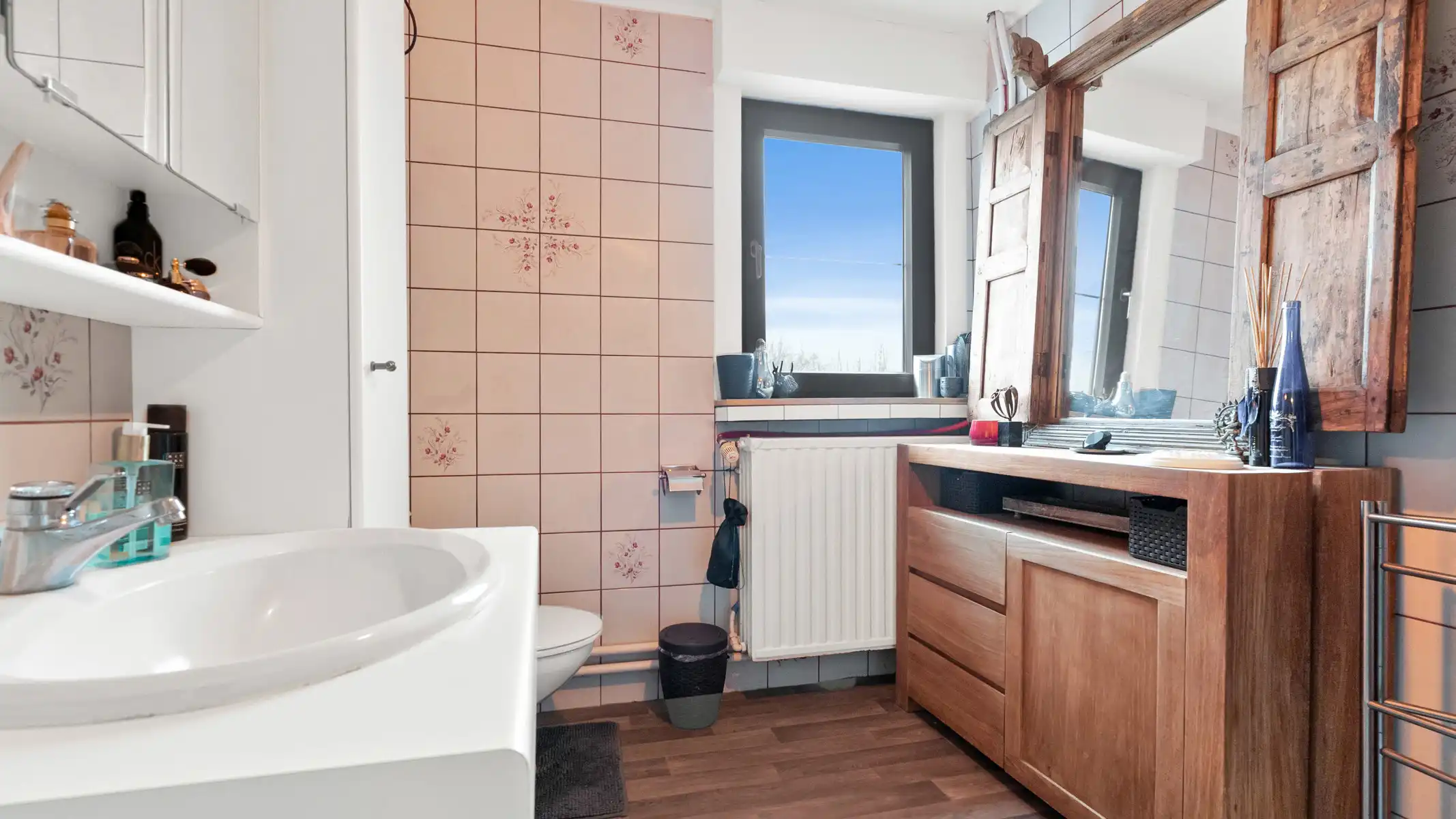 Gerenoveerde woning met diverse bijgebouwen te Morkhoven foto 18