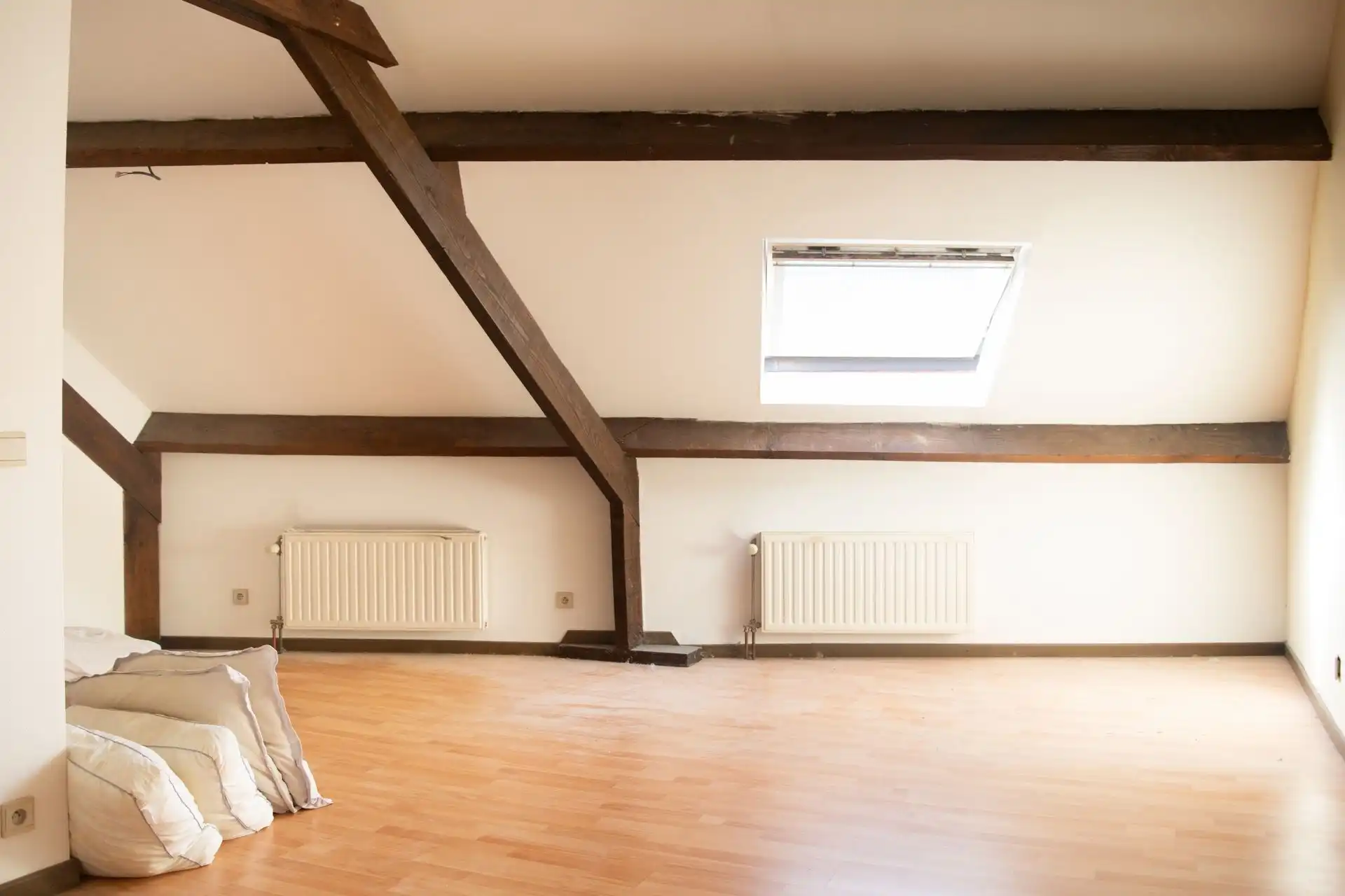 Handelspand met appartement foto 19